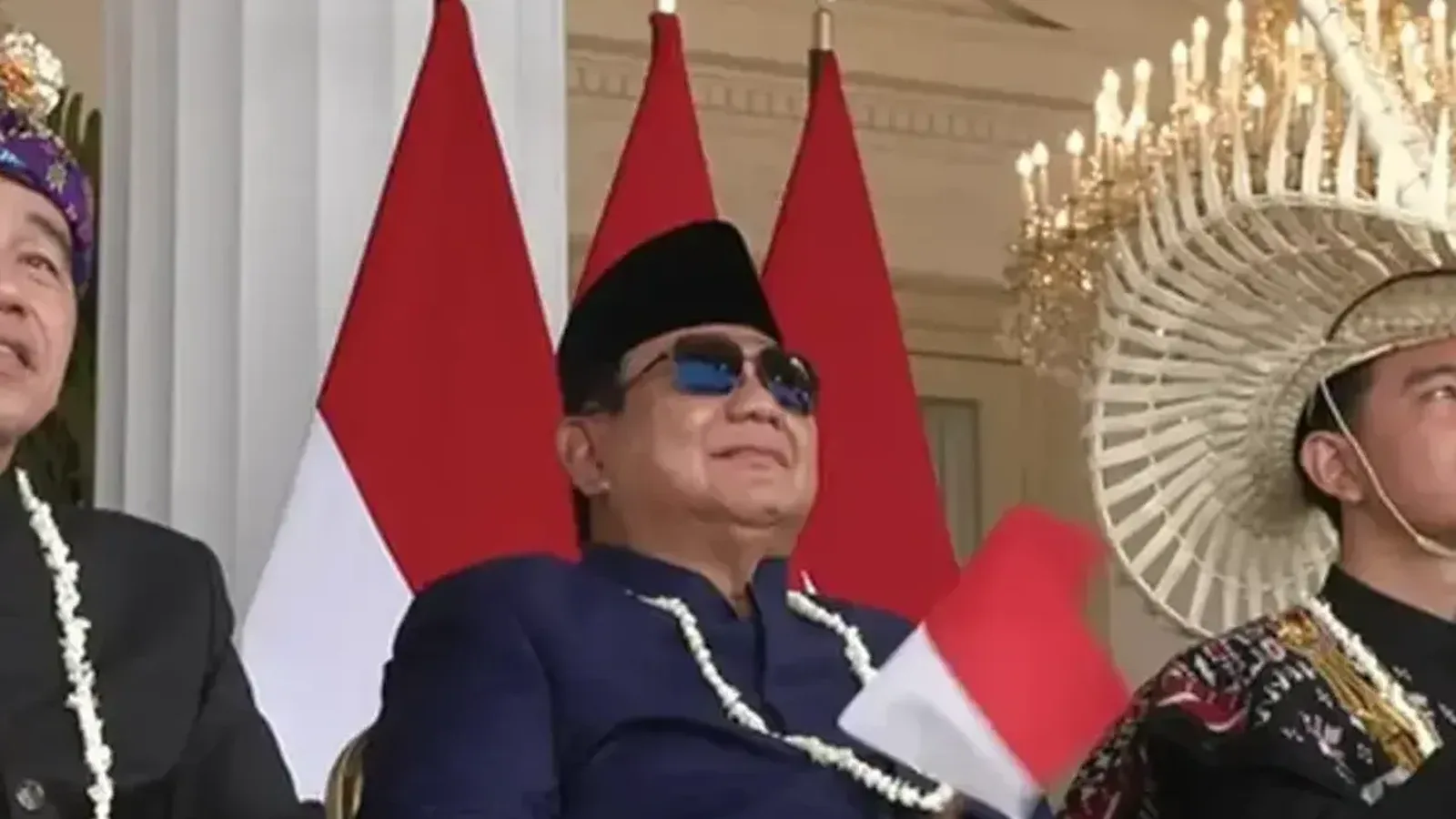 Jimly Asshiddiqie Soroti Posisi Duduk Presiden Prabowo di Antara Keluarga Jokowi Saat Upacara HUT Ke-81 RI
