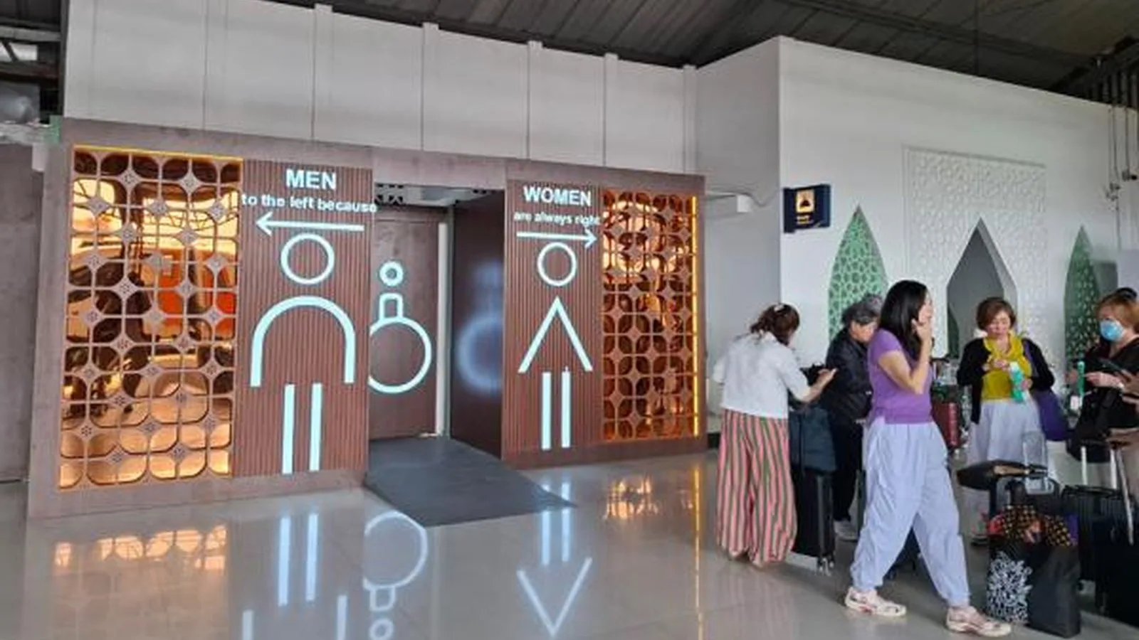 Papan Petunjuk Toilet Unik di Stasiun Semarang Tawang Ramai Diperbincangkan di Media Sosial